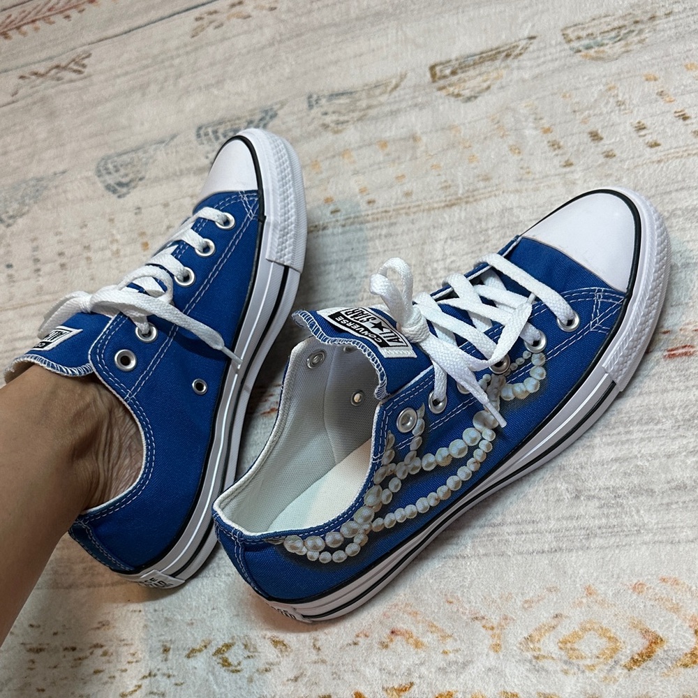 Converse blue chucks and pearls size 9
